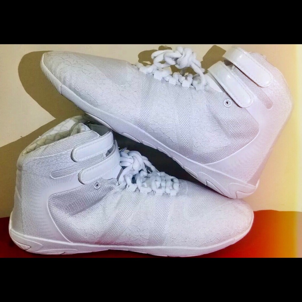 Infinity cheer shoes